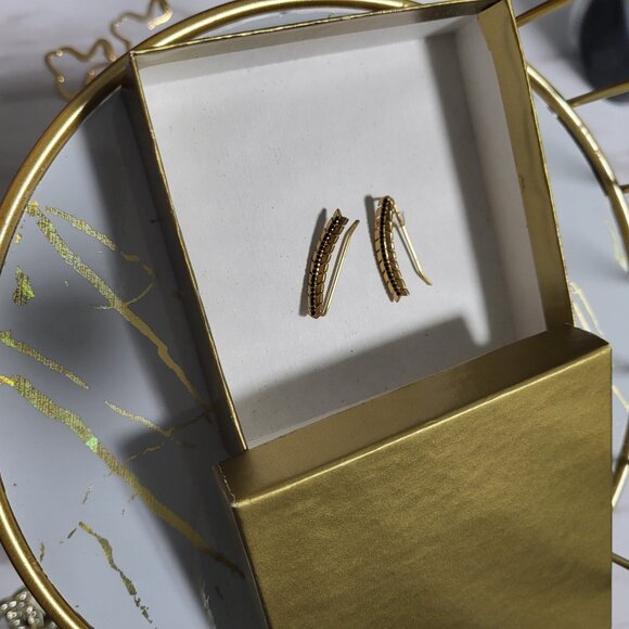 ✨ Stella & Dot Single Ear Crawler – Gold Tone with Black Rhinestones ✨ - Picture 5 of 5